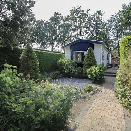 Chalet Voorzien Van Alle Gemakken In Een Bosrijke Omgeving Voorthuizen Exterior foto
